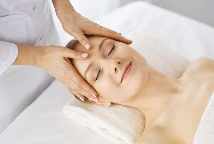 Corso Online di Massaggio Viso Rigenerante